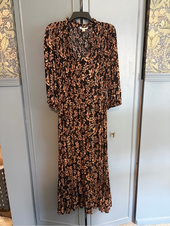 Calvin Klein Dresses & Skirts - Calvin Klein Black & Tan Floral Long Dress